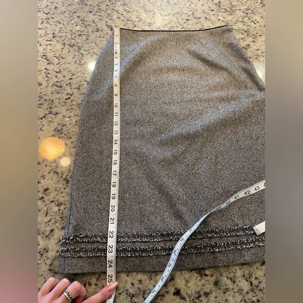 Ann Taylor black marked wool Skirt size 4 - Picture 3 of 6